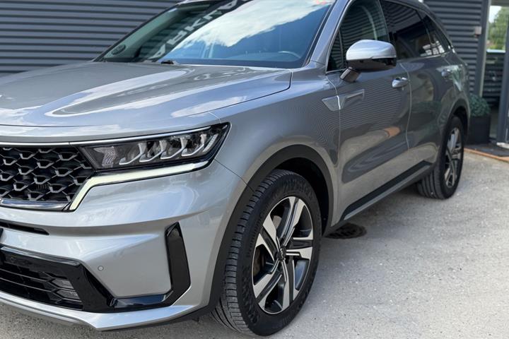 Grå Kia Sorento fra 2022