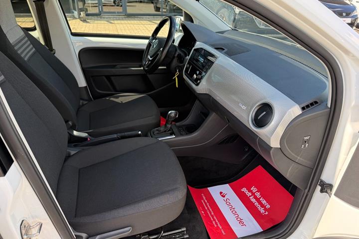 Hvid VW E-UP! fra 2021