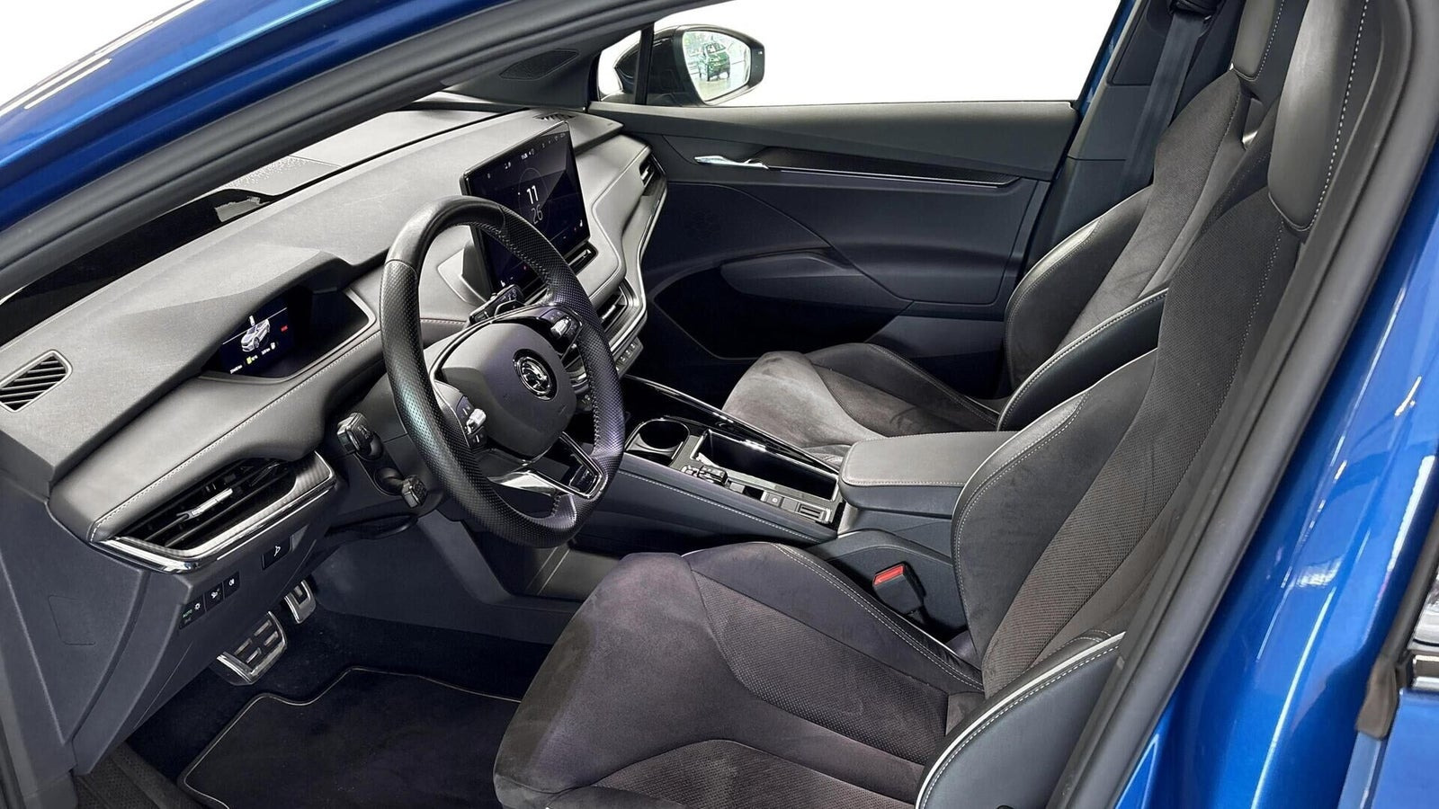 Blå Skoda Enyaq fra 2022