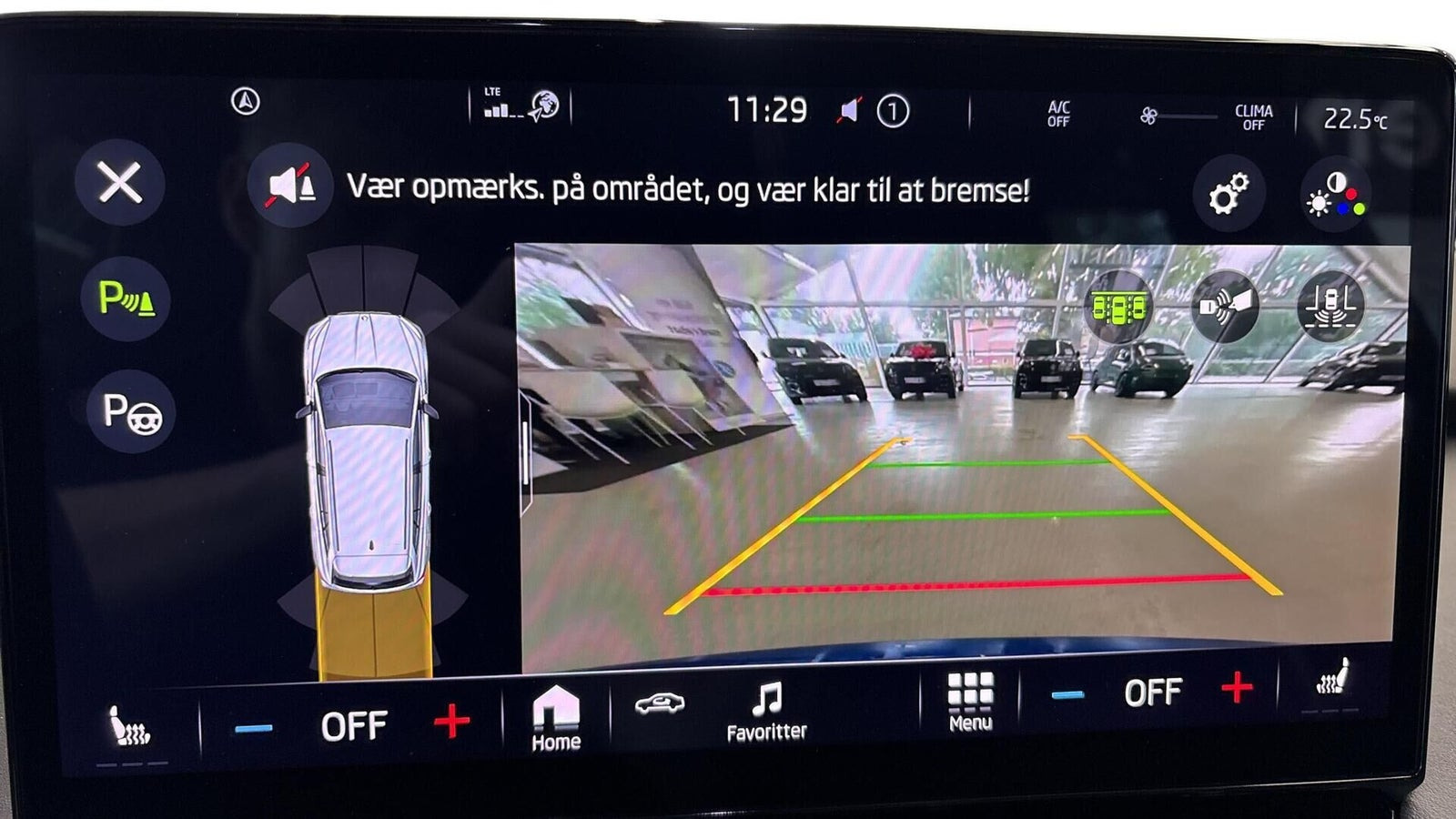 Blå Skoda Enyaq fra 2022
