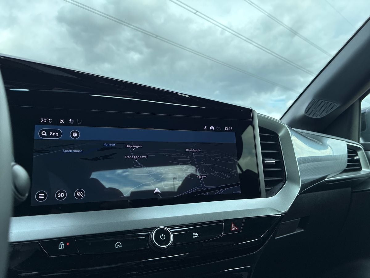 Grå Opel Mokka-e fra 2025
