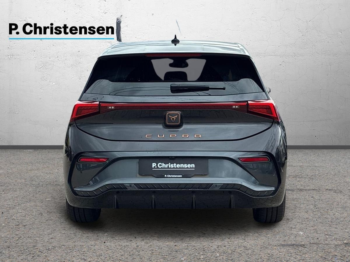 Grå Cupra Born fra 2023