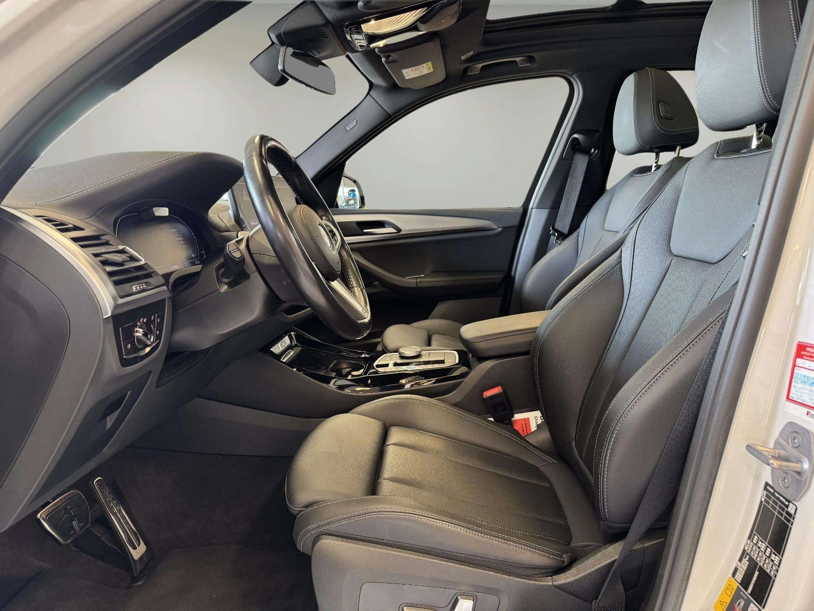 Hvid BMW iX3 fra 2023