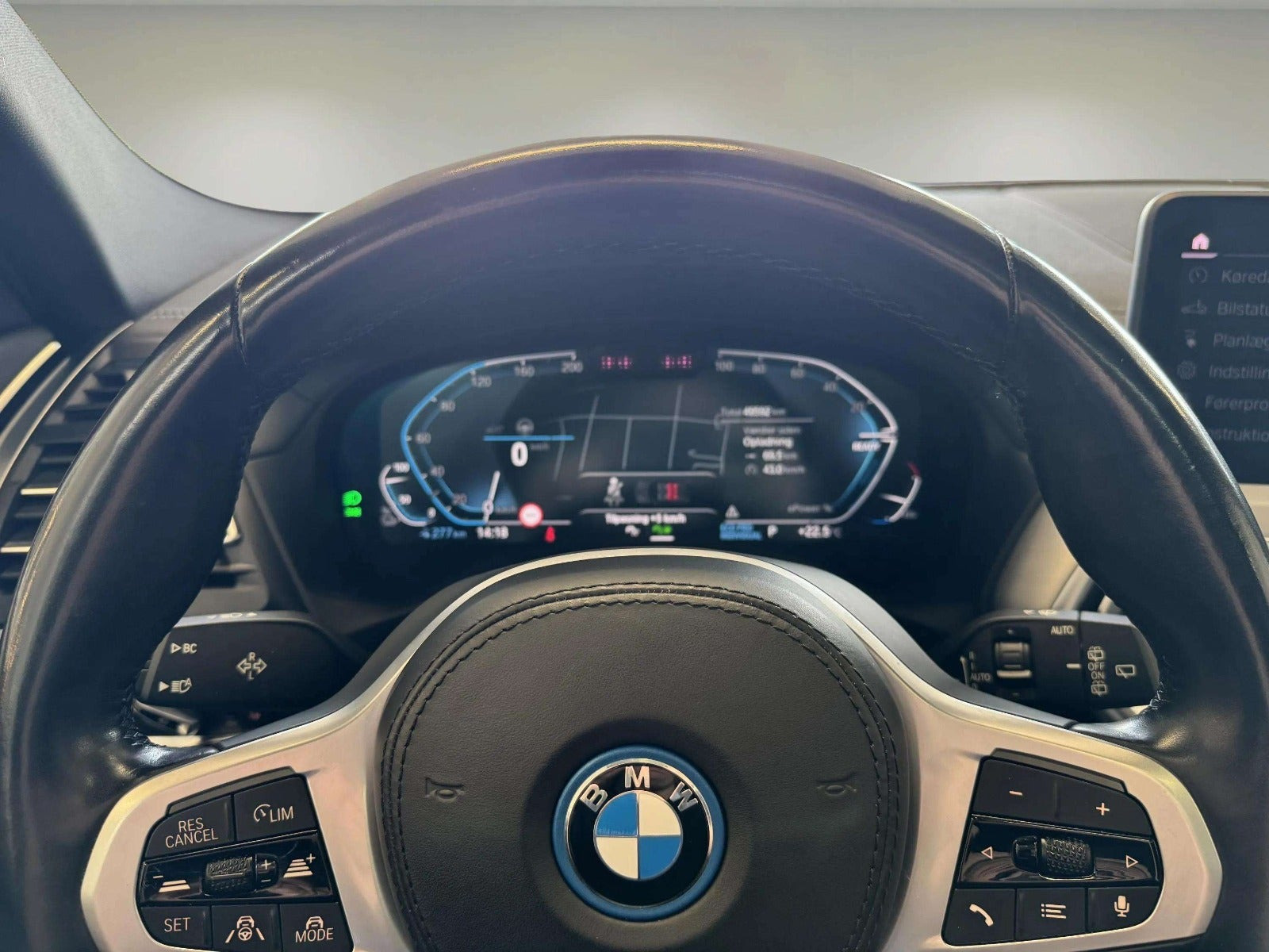 Hvid BMW iX3 fra 2023