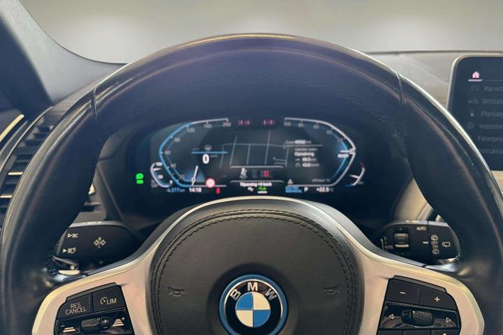 Hvid BMW iX3 fra 2023