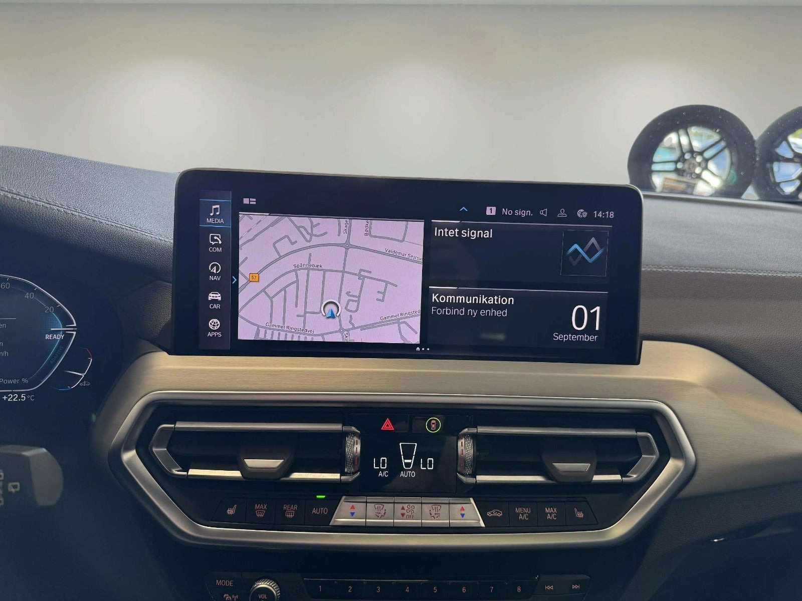 Hvid BMW iX3 fra 2023