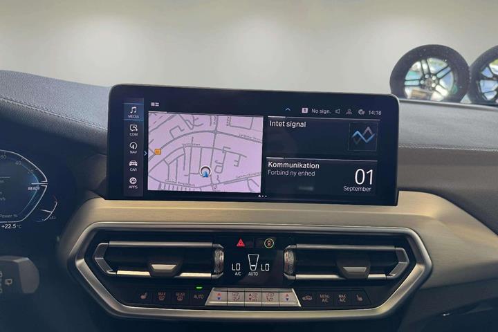 Hvid BMW iX3 fra 2023