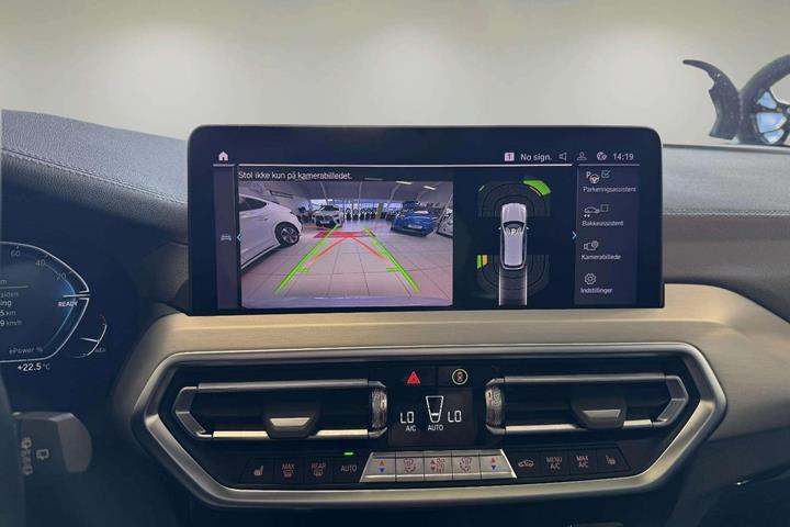 Hvid BMW iX3 fra 2023