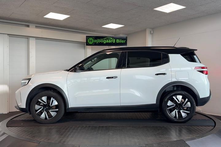 Hvid Opel Frontera fra 2025