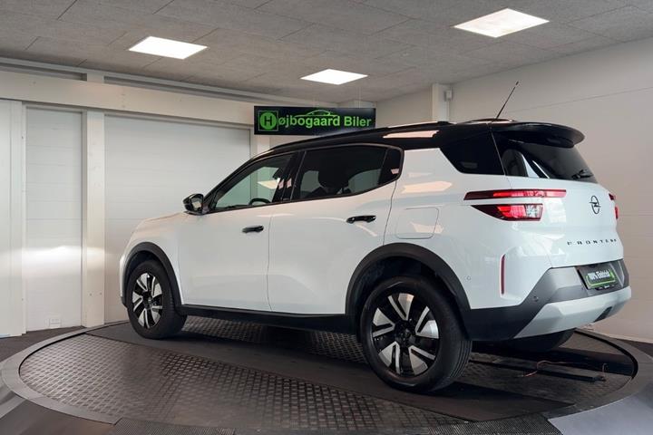 Hvid Opel Frontera fra 2025