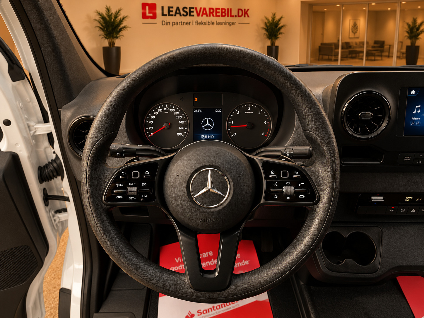 Hvid Mercedes Sprinter 317 fra 2021