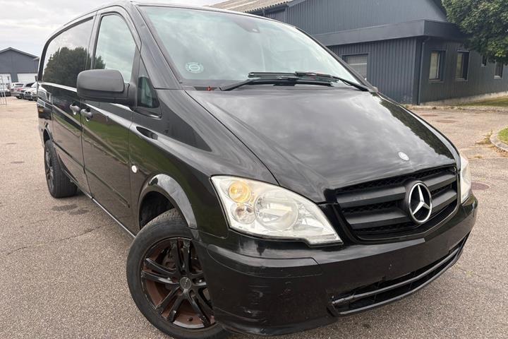 Sort Mercedes Vito 113 fra 2013