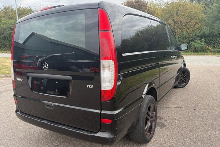 Sort Mercedes Vito 113 fra 2013