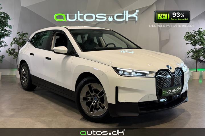 Hvid BMW iX fra 2022