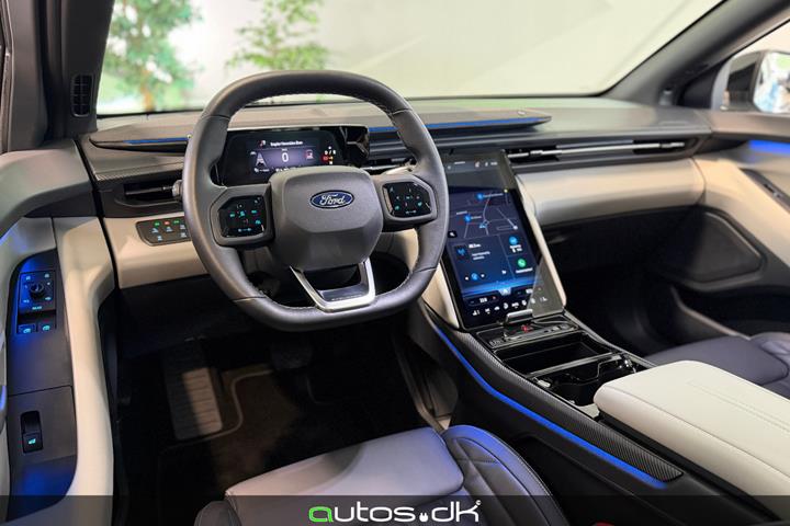 Blå Ford Explorer fra 2025