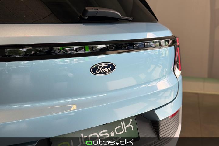 Blå Ford Explorer fra 2025