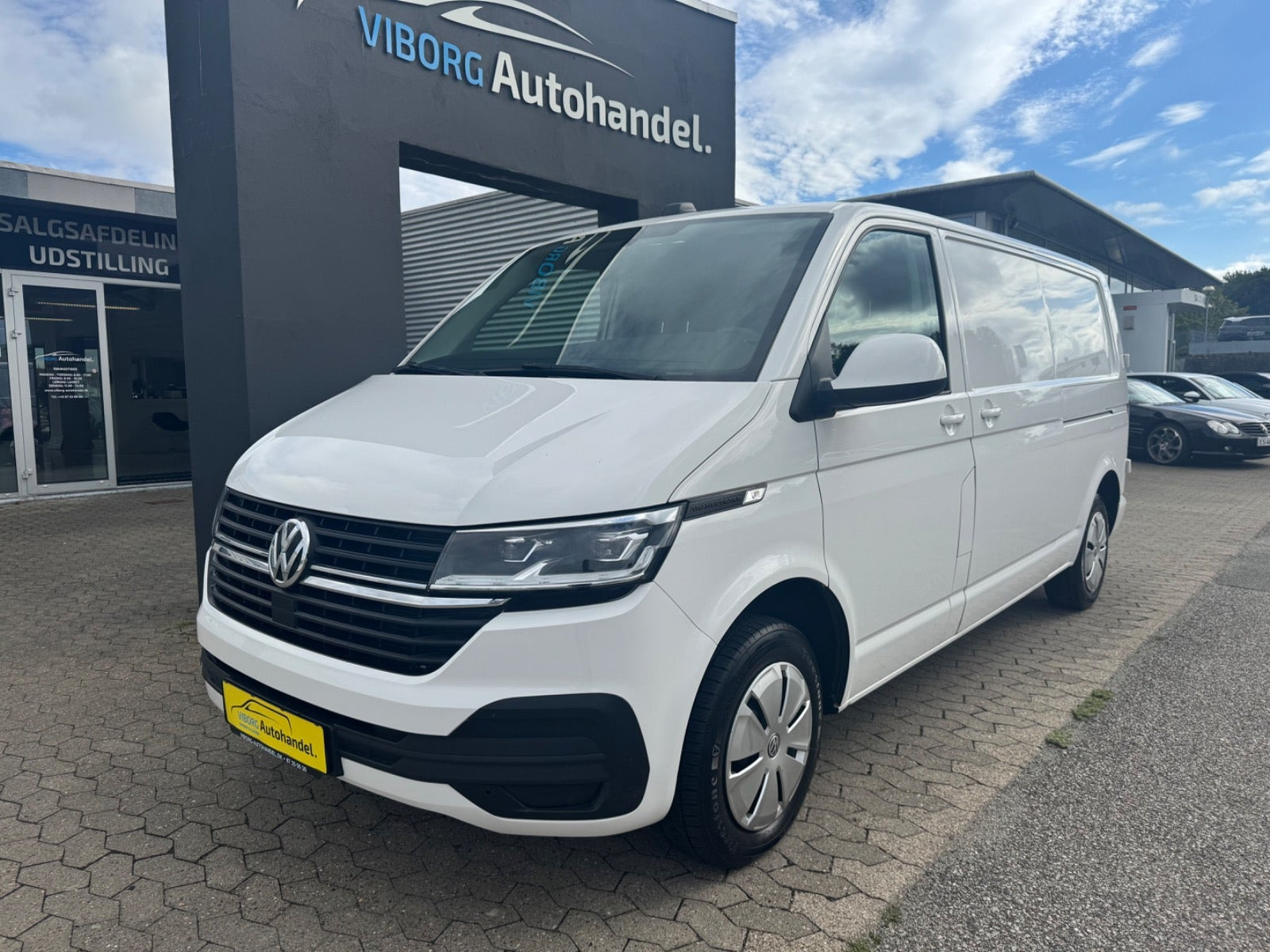 VW Transporter 2,0 TDi 150 Kassevogn DSG lang