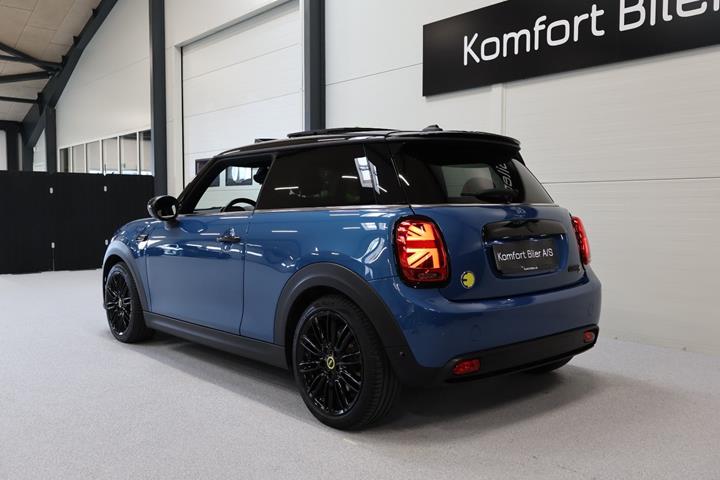 Blå Mini Cooper SE fra 2022