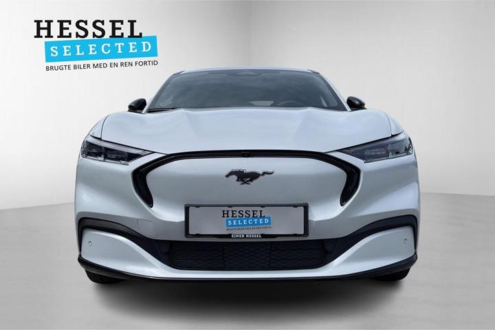 Hvid Ford Mustang Mach-E fra 2023