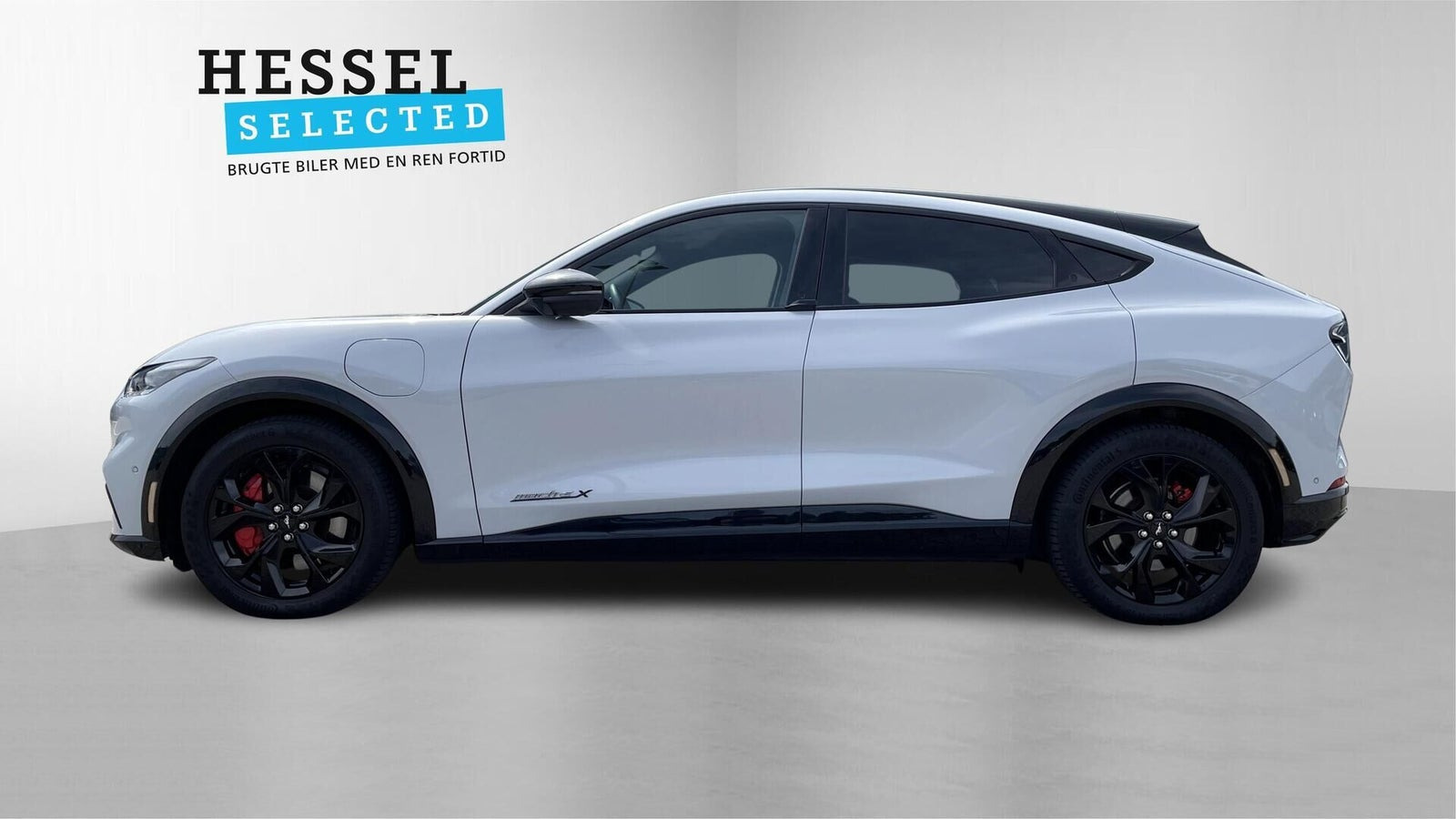 Hvid Ford Mustang Mach-E fra 2023