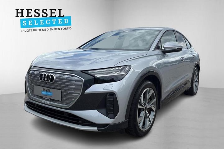 Sølv Audi Q4 e-tron fra 2022
