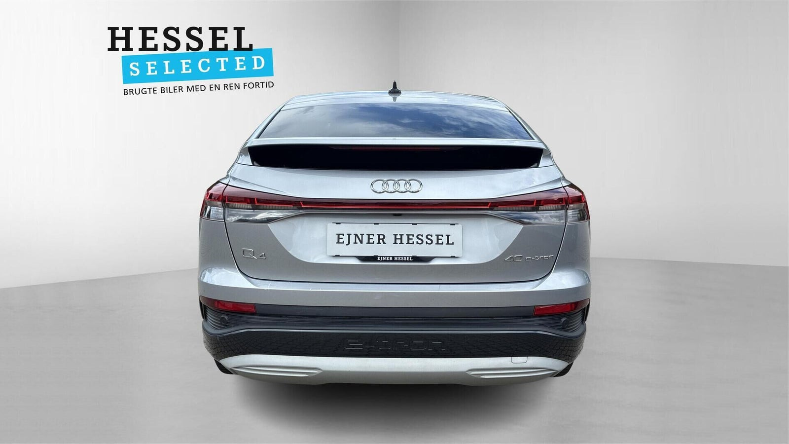 Sølv Audi Q4 e-tron fra 2022