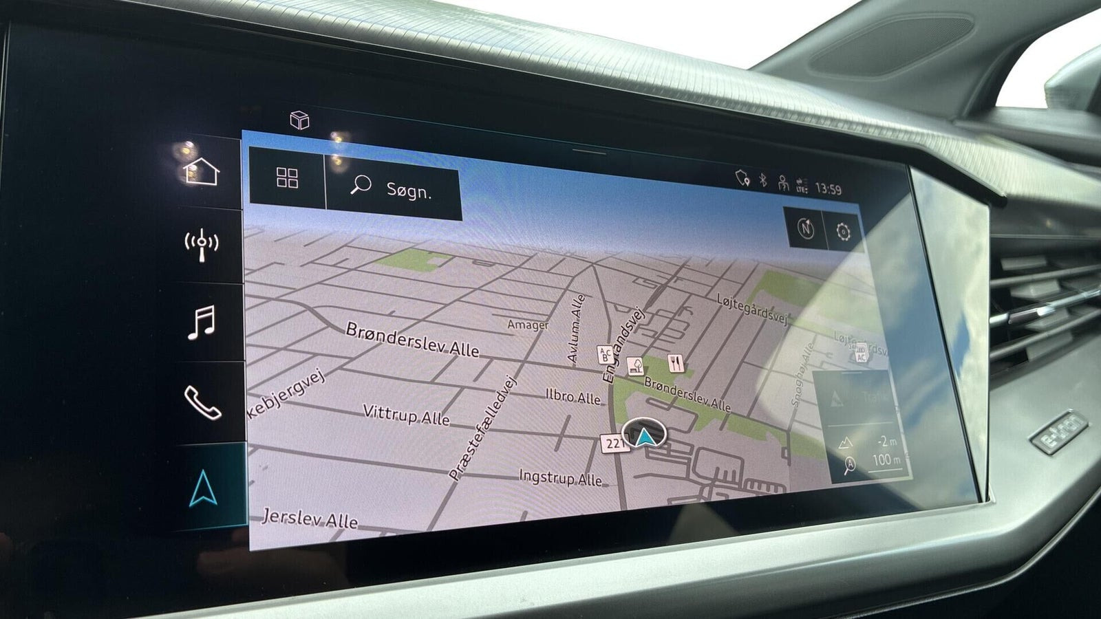Sølv Audi Q4 e-tron fra 2022