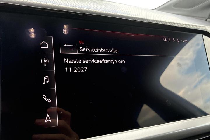 Sølv Audi Q4 e-tron fra 2022