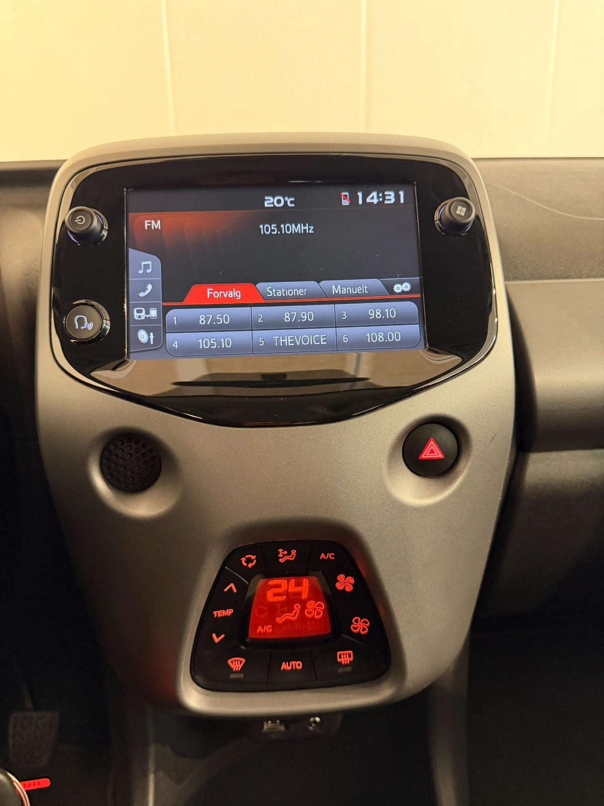 Grå Toyota Aygo fra 2020