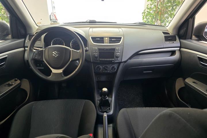 Sort Suzuki Swift fra 2012