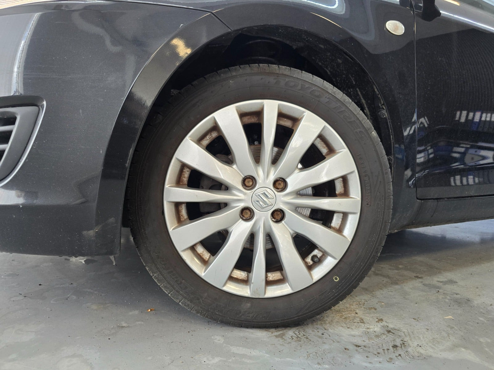 Sort Suzuki Swift fra 2012