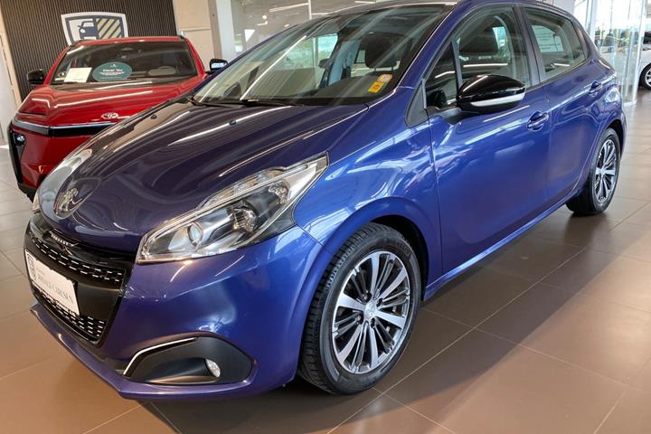 Blå Peugeot 208 fra 2018