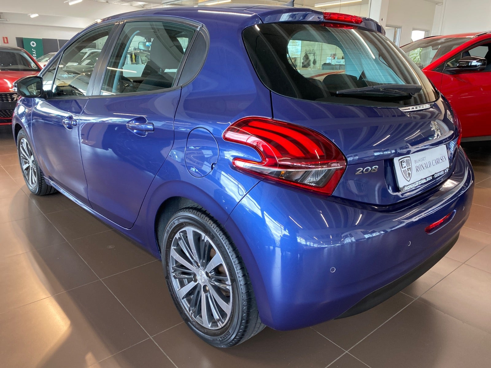 Blå Peugeot 208 fra 2018