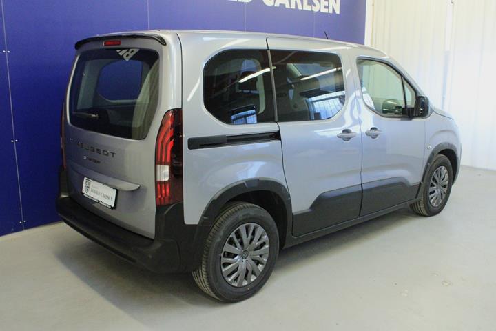 Sølv Peugeot e-Rifter fra 2024