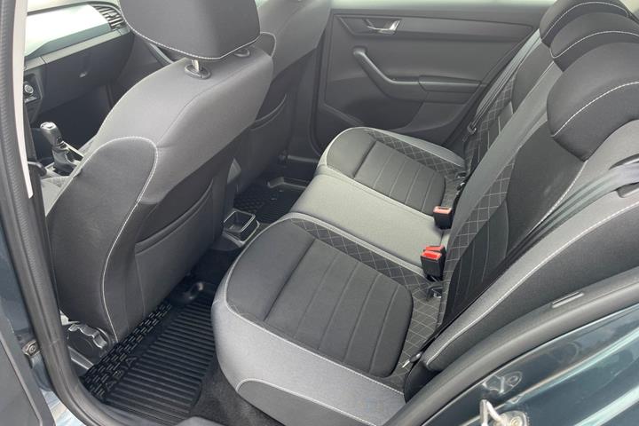Grå Skoda Fabia fra 2020