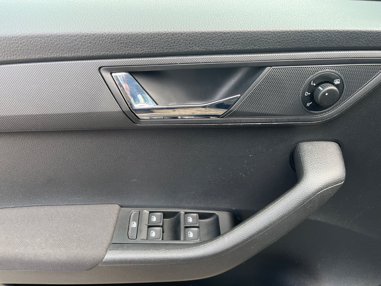 Grå Skoda Fabia fra 2020