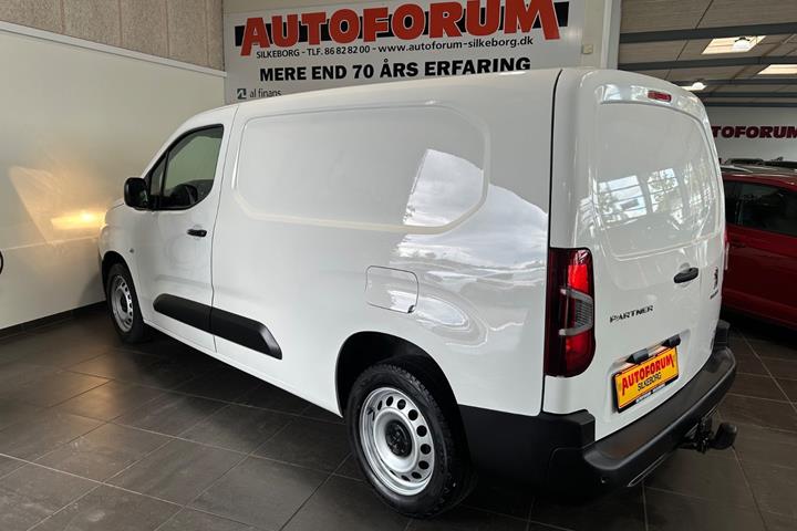 Hvid Peugeot Partner fra 2020