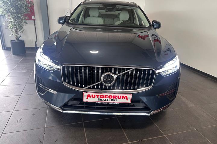 Blå Volvo XC60 fra 2022
