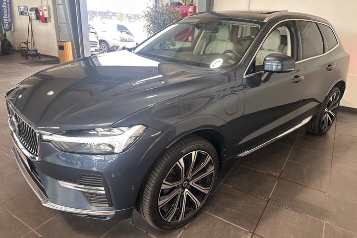 Blå Volvo XC60 fra 2022