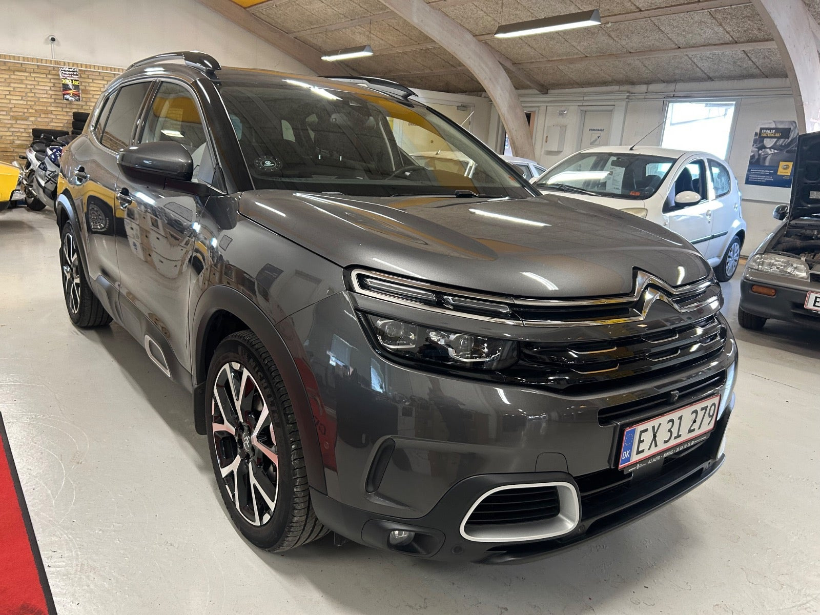 Grå Citroën C5 Aircross fra 2020