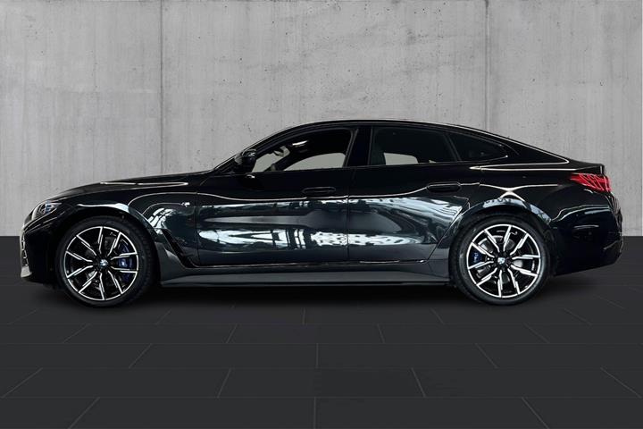 Sort BMW i4 fra 2025