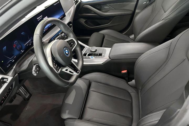 Sort BMW i4 fra 2025