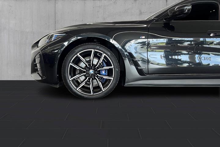 Sort BMW i4 fra 2025