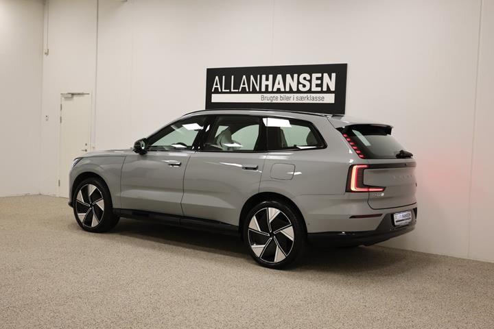 Sort Volvo EX90 fra 2025