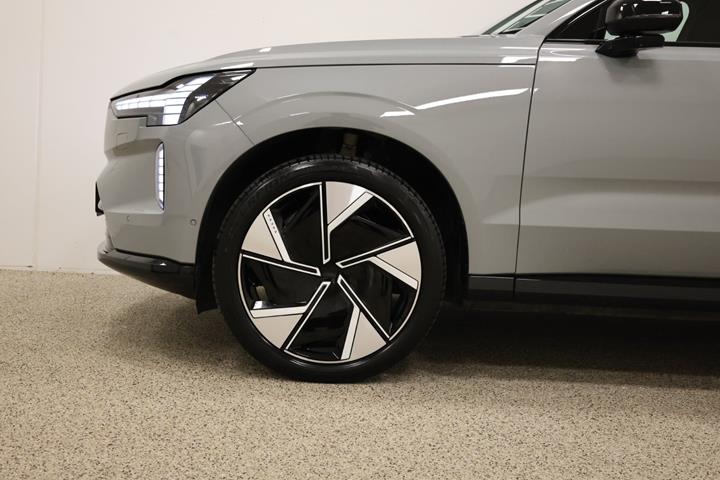 Sort Volvo EX90 fra 2025