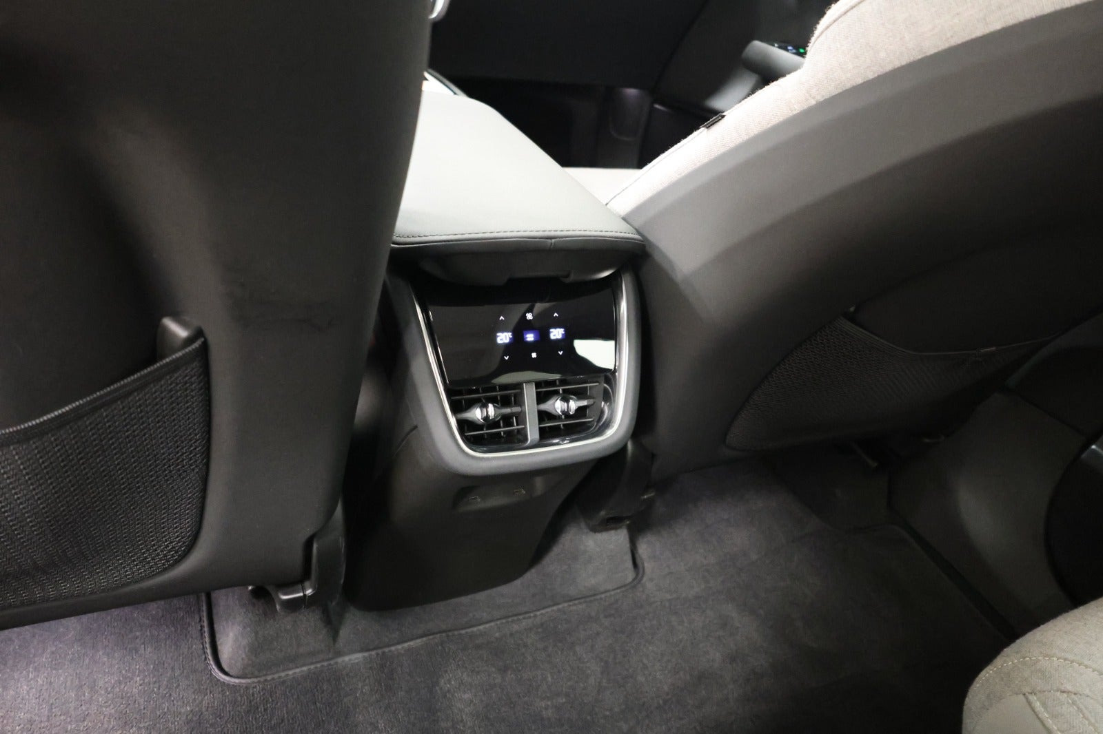 Sort Volvo EX90 fra 2025
