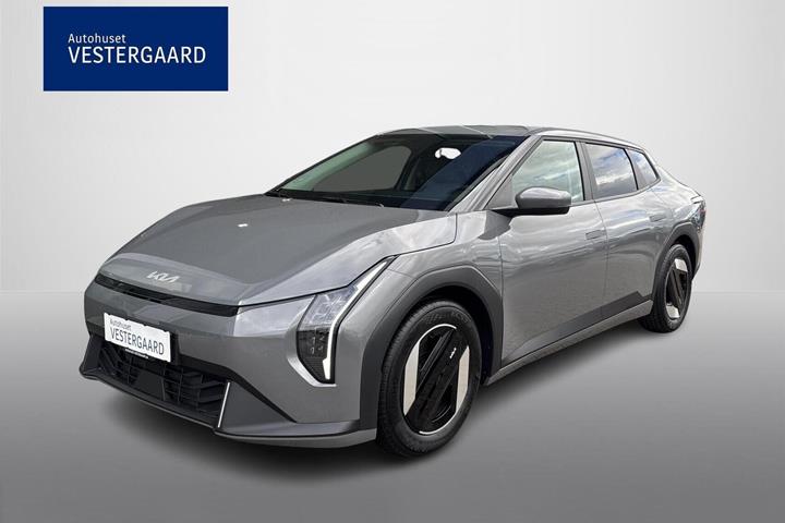 Grå Kia EV4 fra 2026 set udefra