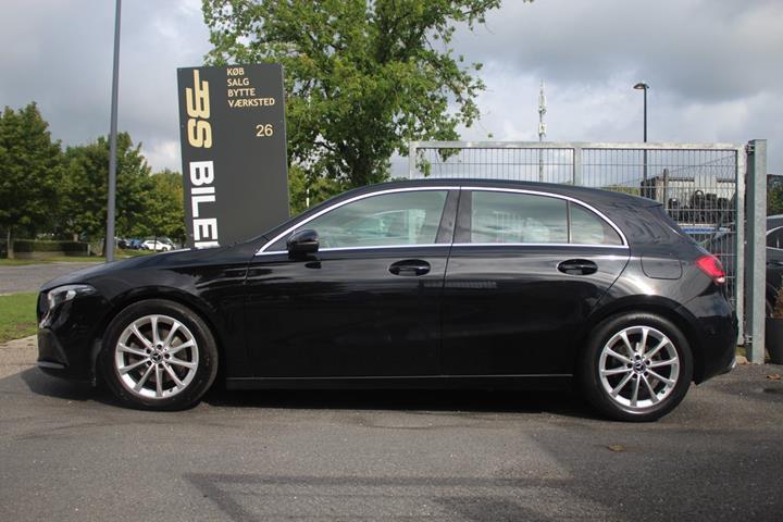 Sort Mercedes A200 fra 2019