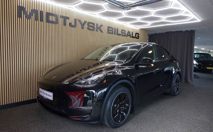 Tesla Model Y Long Range AWD