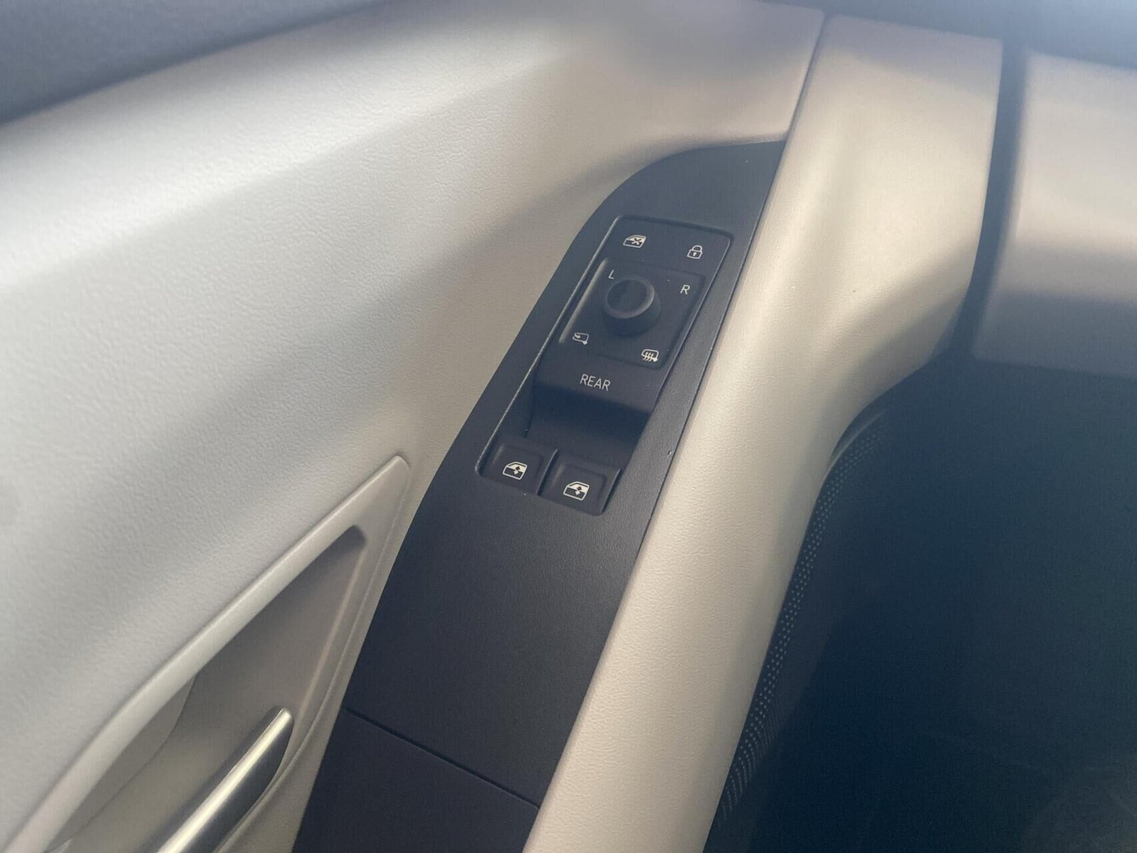 Blå Ford Explorer fra 2026